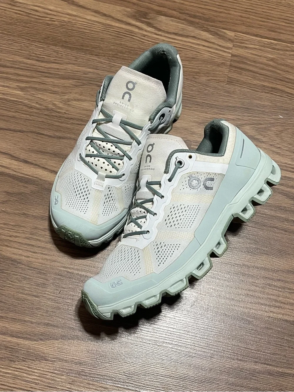 ON CLOUD Cloudventure Women's Running Shoe, Size 7.5, WATERPROOF